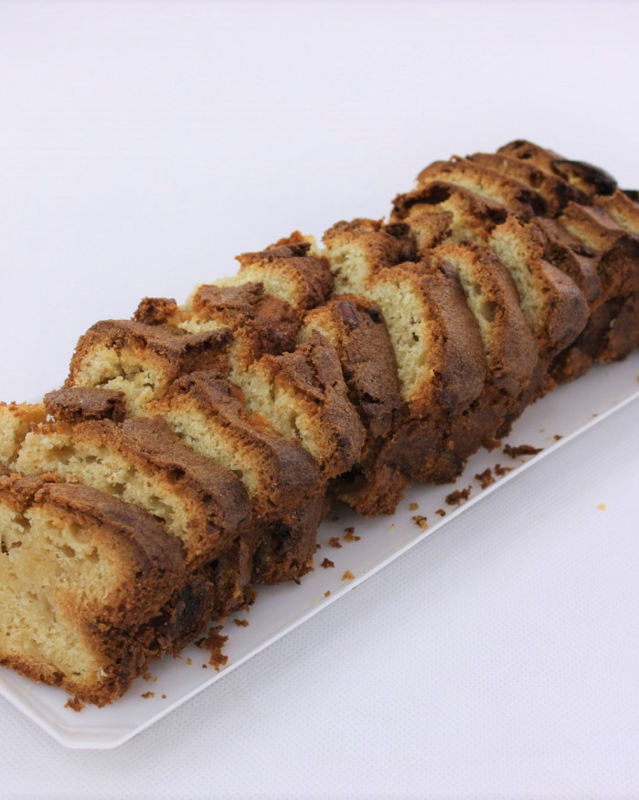 CAKE AUX POMMES 400 GR/ assiette de 12 tranches