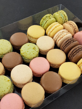 MACARONS ASSIETTE DE 18