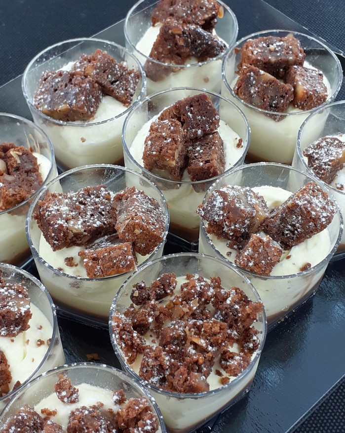 VERRINE CARAMEL CHOCOLAT, CREME LEGERE ET BROWNIES 12 pièces