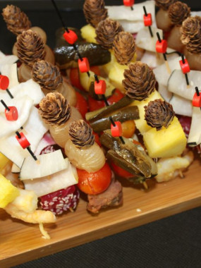 BROCHETTE SALEE PORC LAQUE ANANAS