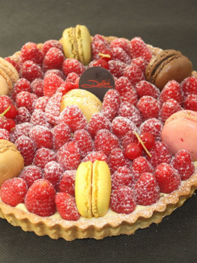 TARTE MACARONS ET FRAMBOISES FRAICHES 8 PERS