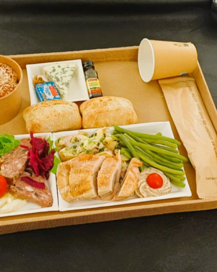 PLATEAU REPAS LE REGION