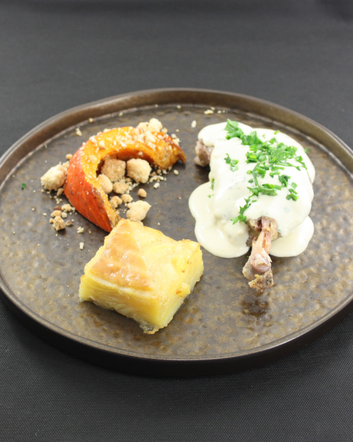 LE CANARD, cuisse canette confite aux épices, potimarron au miel, crumble noisettes, Mille feuille de pomme de terre au Comté