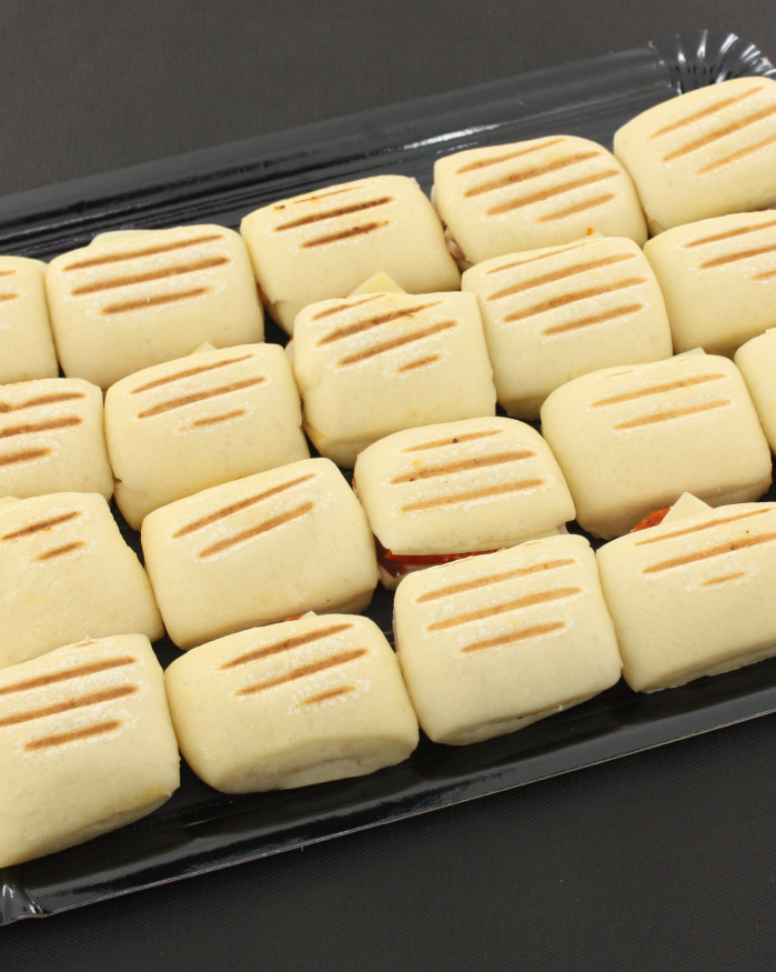 MINI PANINI JAMBON FUME, MOZZA TOMATE